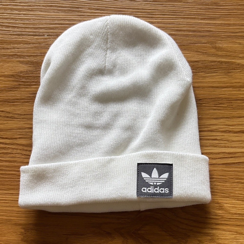NWOT Adidas OS White Beanie Hat - Cozy Knit Winter Hat - Picture 1 of 1